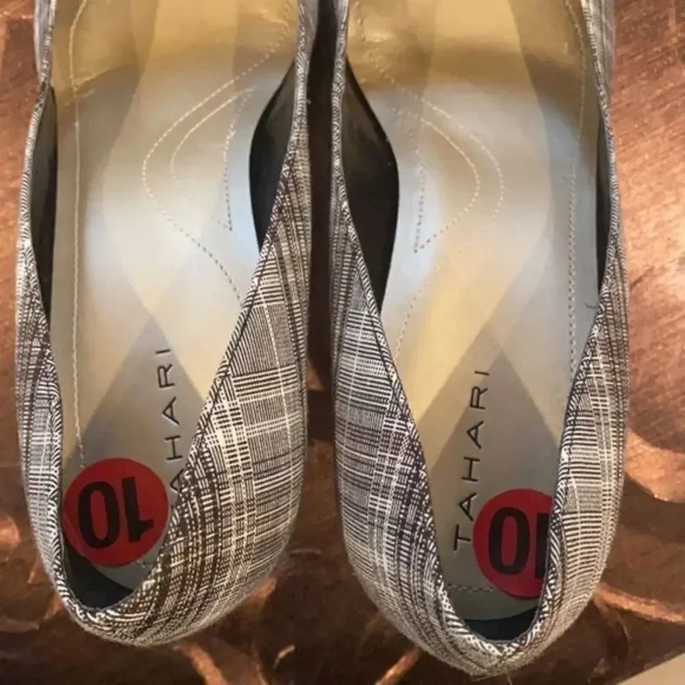 Tahari Laurie plaid pumps